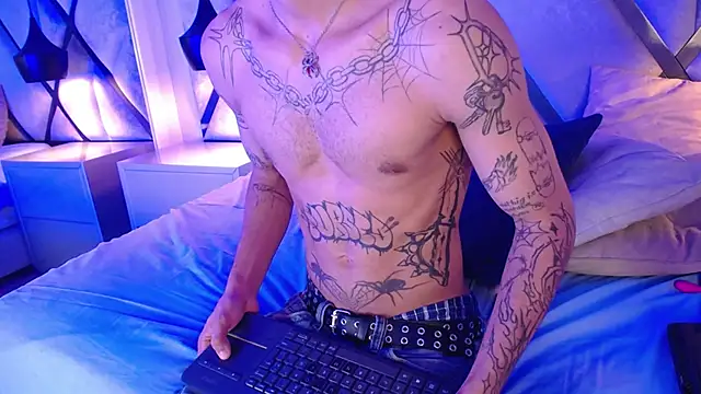 EnzoHunters élő XXX-chatje