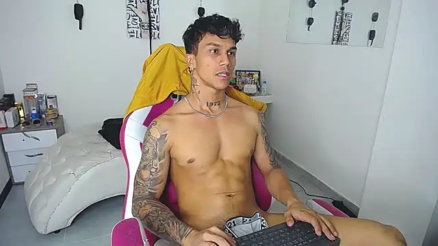 Leonard_Price's Live XXX Chat