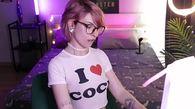 _Moonlight_t's Live XXX Chat