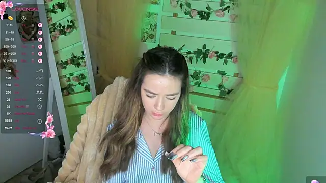 دردشة Bella_XO الجنسية المباشرة