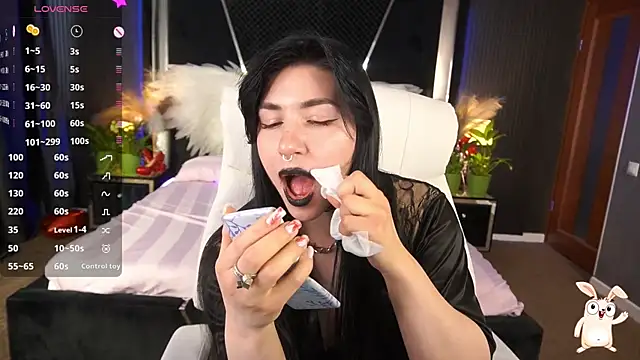 Chat XXX en directo de EmilyCandyy