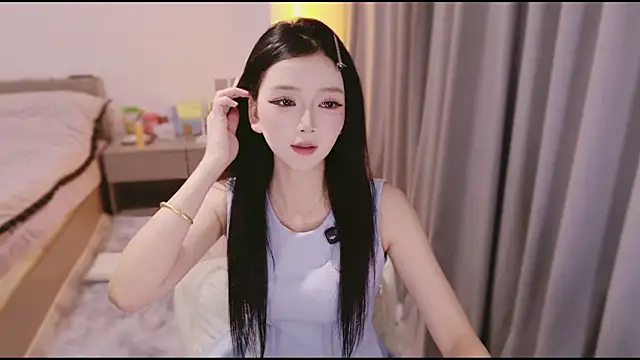 Apple-228 Webcam show