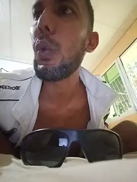 UnreadyChutzpa – Naživo XXX chat