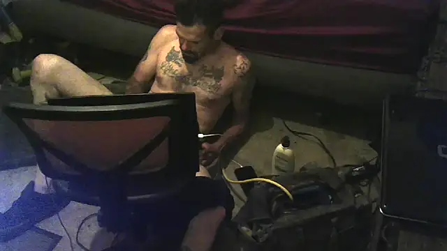 Johnny1991Blunt's Live XXX Chat