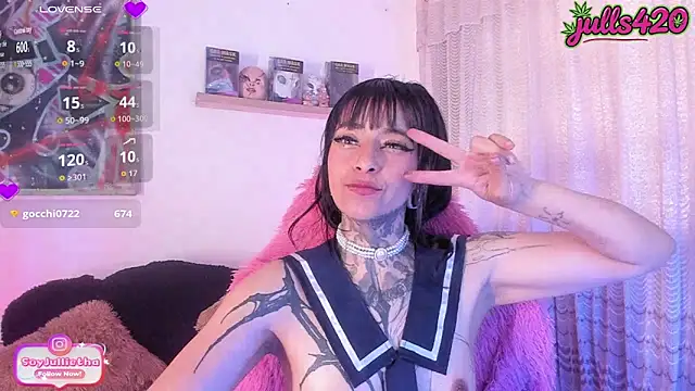 Julls420_ Adlı Modelin Canlı XXX Sohbeti