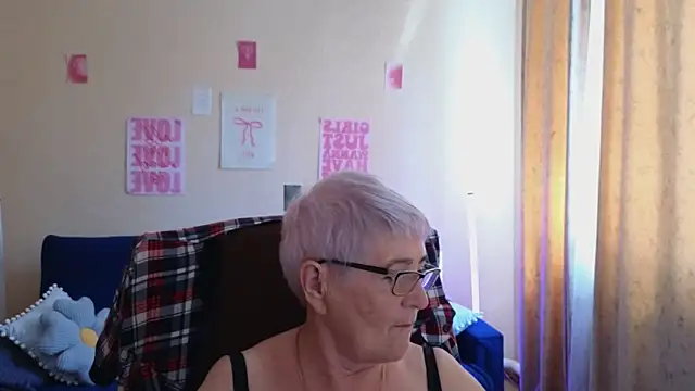 Chat +18 de Sandra_Snowflake ao vivo