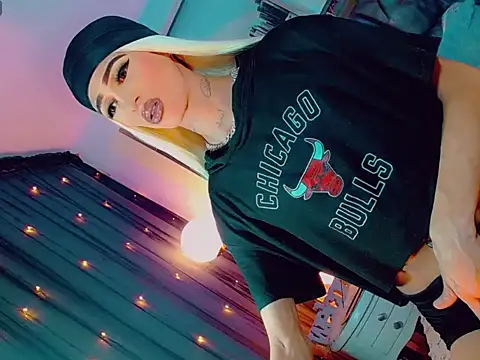 Вебкам-шоу isabellagirsx