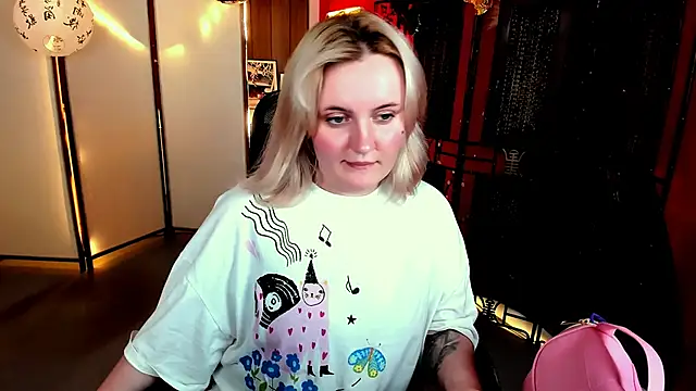KathyBriggs Adlı Modelin Canlı XXX Sohbeti