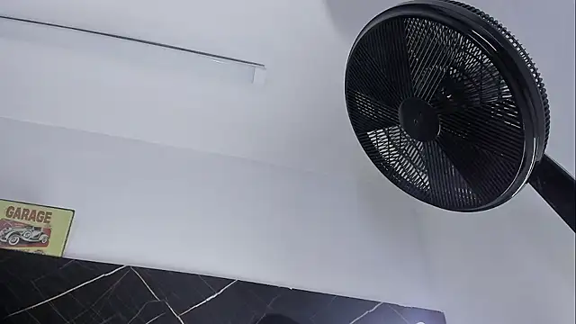 _Axel_09 即時 XXX 聊天