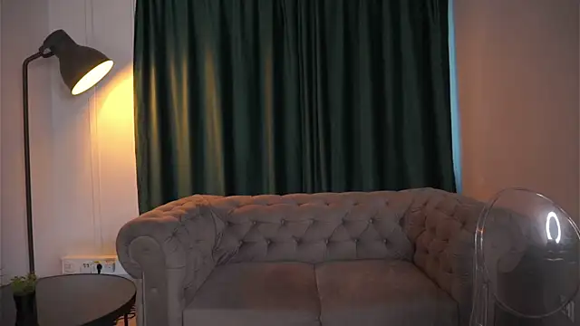 TaraElliott Chat XXX in diretta