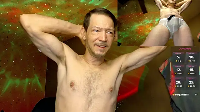 MasterForgedRayy: διαδικτυακό σόου στην κάμερα