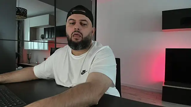 DravenPeak live XXX chat