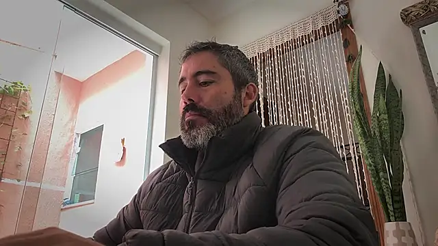 victor_chat: απευθείας συνομιλία ΧΧΧ