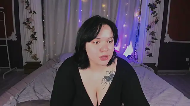 KittyNuarr – Naživo XXX chat