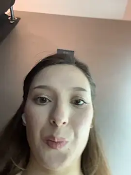 LilluKatten Chat XXX live