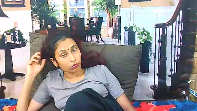 IndianSexyButt live XXX chat