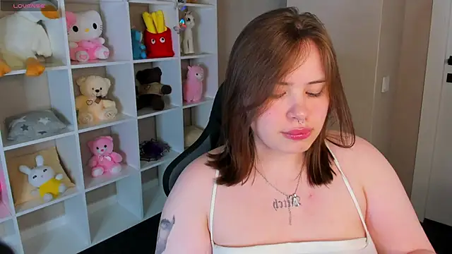 Chat +18 de EricaElliott ao vivo