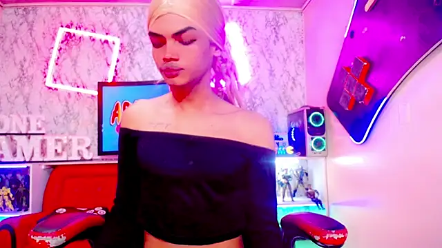 Chat +18 de Karol_Vanessa__ ao vivo