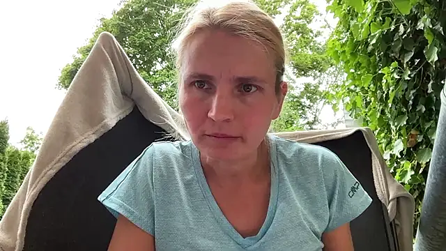 s-te-fan-i live XXX chat