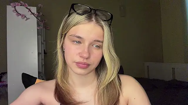 EarthaStinettn Webbikameraesitys