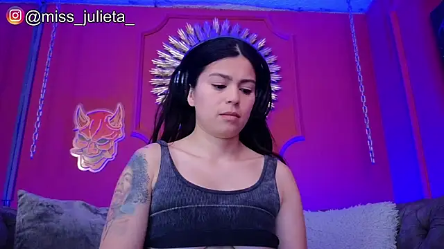 Julieta_Russell Live XXX-chat