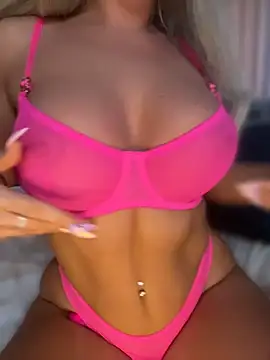 XXX chat uživo modela PinaColaBoom