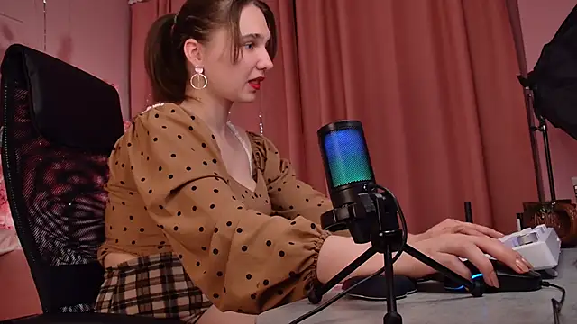 Онлайн чат XXX TessaMill