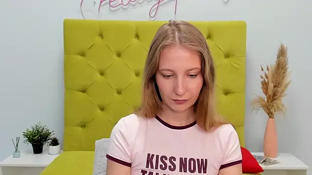 Онлайн чат XXX LolaWilsons