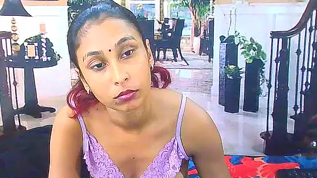 IndianSexyButt Live XXX-chat