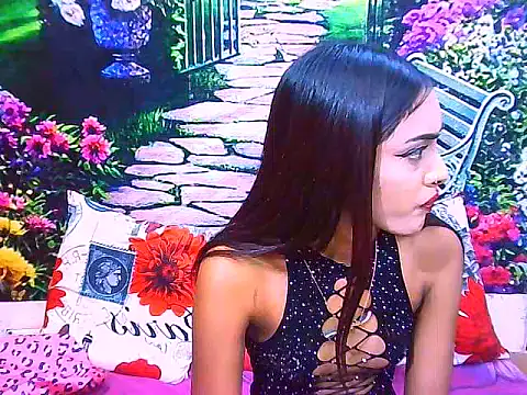IndianPretty14u2Luv Live XXX Chat