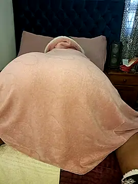 BootyCallEver élő XXX-chatje