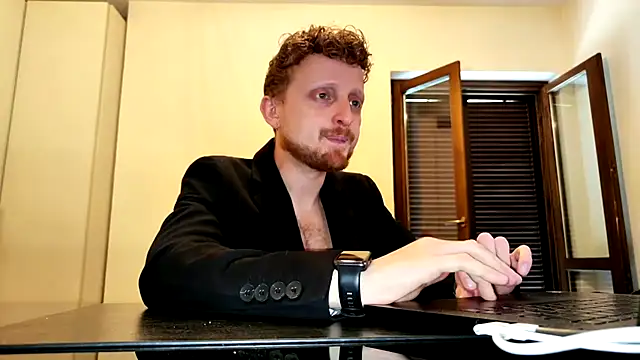 XXX chat uživo modela Red_dragon94