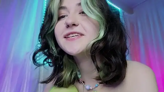 Miko_Meow Adlı Modelin Canlı Sohbet Odası