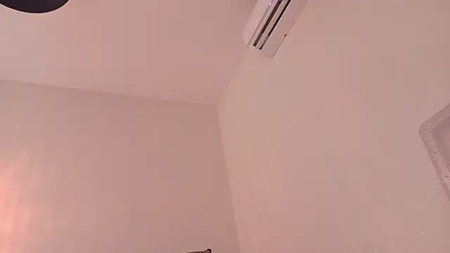 Chatroom XXX en direct de Yuriko_May