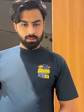 Royalboy_03's Live XXX Chat