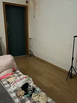 xiiuuff18 Adlı Modelin Canlı XXX Sohbeti