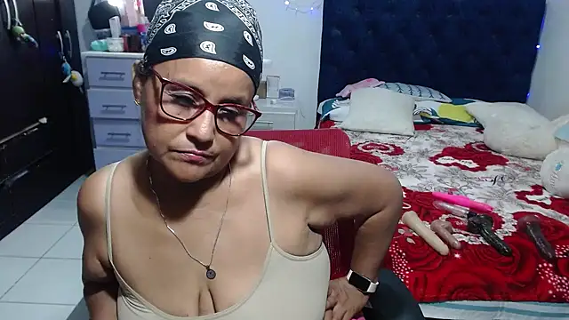 แชท XXX สดของ pervert_mommy_