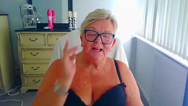 Chat +18 de BridgetBlueEyes ao vivo