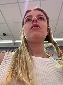 HarrietDart Chat XXX live