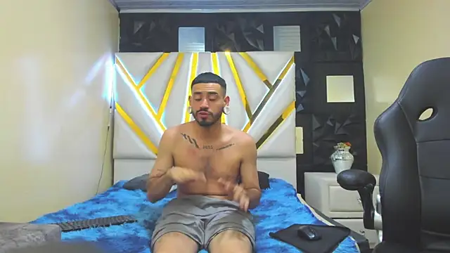 Show modela BrunoCarzon na web-kameri