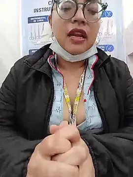 SOFI__10 élő XXX-chatje