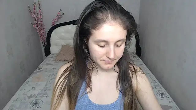 Holliy_Cooper élő XXX-chatje