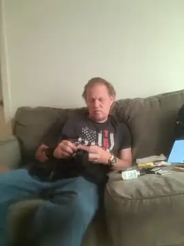 yourMasterisBoredn Live XXX chat