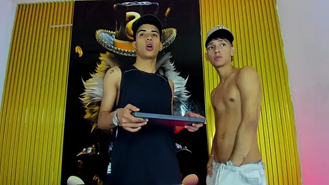 Guys_Latino_Hot Webcam show