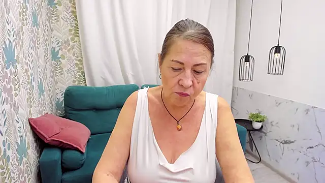 LindaPassionaten Live XXX chat