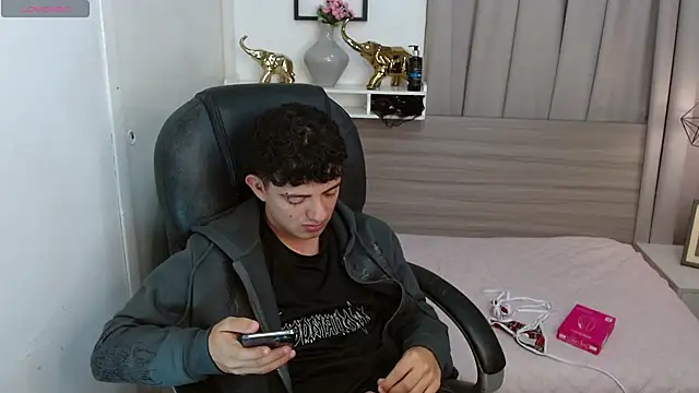 XebasTwink's Live XXX Chat