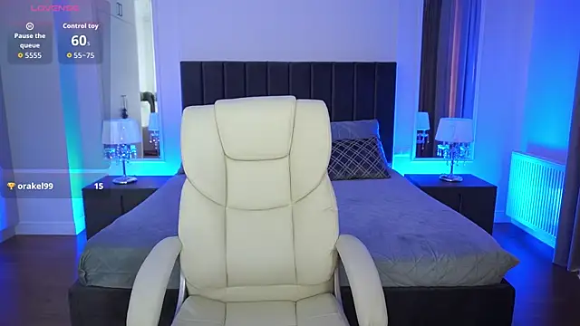 EliseVelour Chat XXX live
