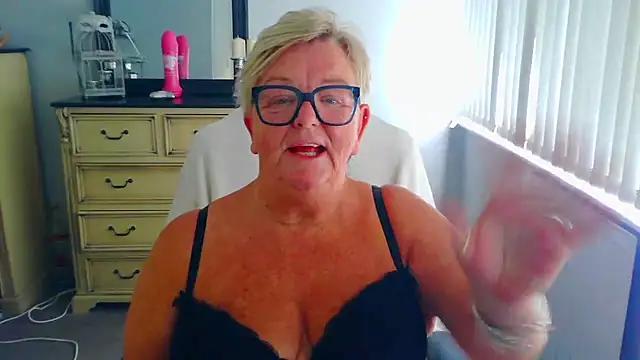 Czat XXX na żywo – BridgetBlueEyes