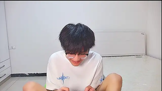 KK-cuteboyのライブXXXチャット
