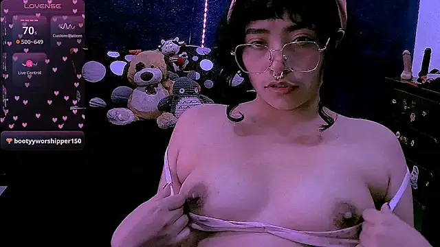 NinaYellow's Live XXX Chat
